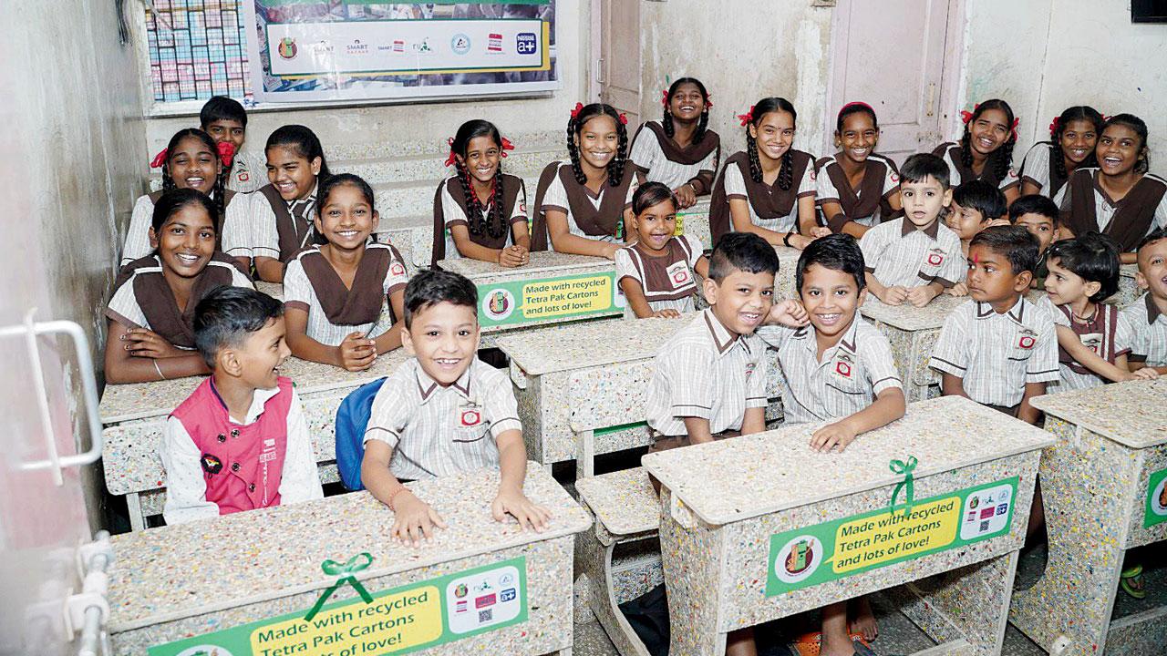 Benches at Mahatma Phule Vidyalaya on Earth Day 2023