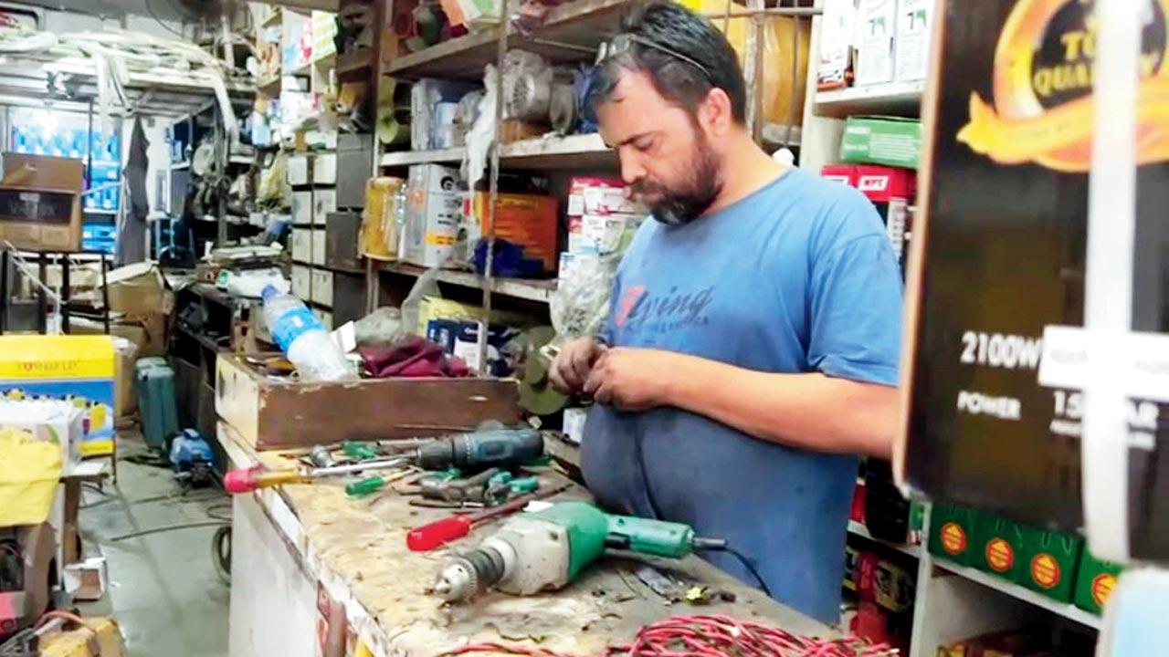 Fahim, the employee at Karthika Enterprises, still cannot believe that he sold, and later repaired, a chainsaw to a brutal murderer. Pic/Hanif Patel