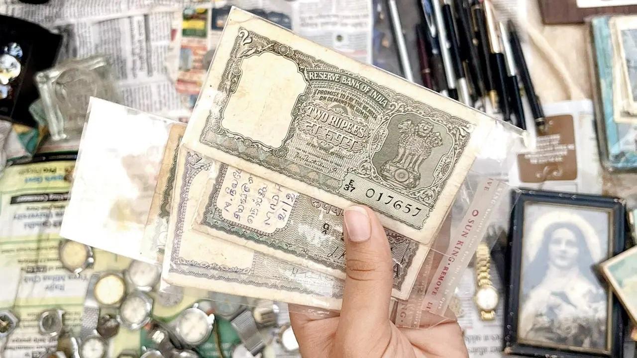On the cricket ground located in the 12th lane of Kamathipura, you will find old coins and currency notes, clothes, watches, shoes, DVDs, mobile phones, random used diaries, photo frames, antique lamps and showpieces, and even second-hand novels. Here, olive green Two rupee notes (in picture) from the 1960s is a treasure for old currency collectors and can be purchased at Rs 1,500.