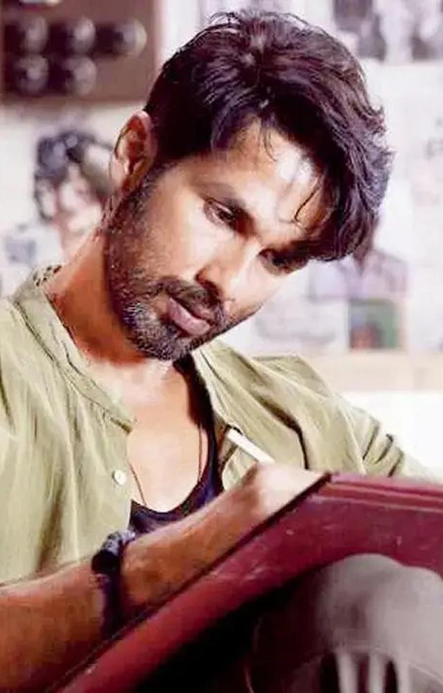 Shahid made his digital debut with the much talked about `Farzi` this year. The show was an immediate success and and Shahid’s performance won appreciation.