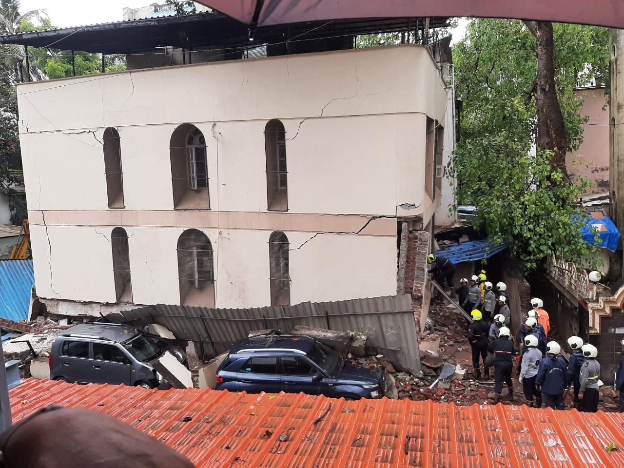 A portion of the building located in Chittaranjan Nagar of Rajawadi Colony in suburban Ghatkopar collapsed at 9.33 am, the BMC said