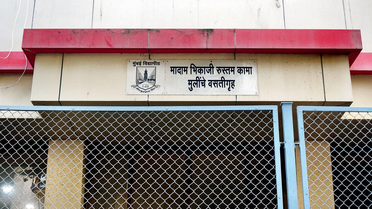 Residents of Madame Bhikaji Rustom Cama Girls’ Hostel at Churchgate also alleged that doors on its ground floor are transparent. Pic/Sameer Markande