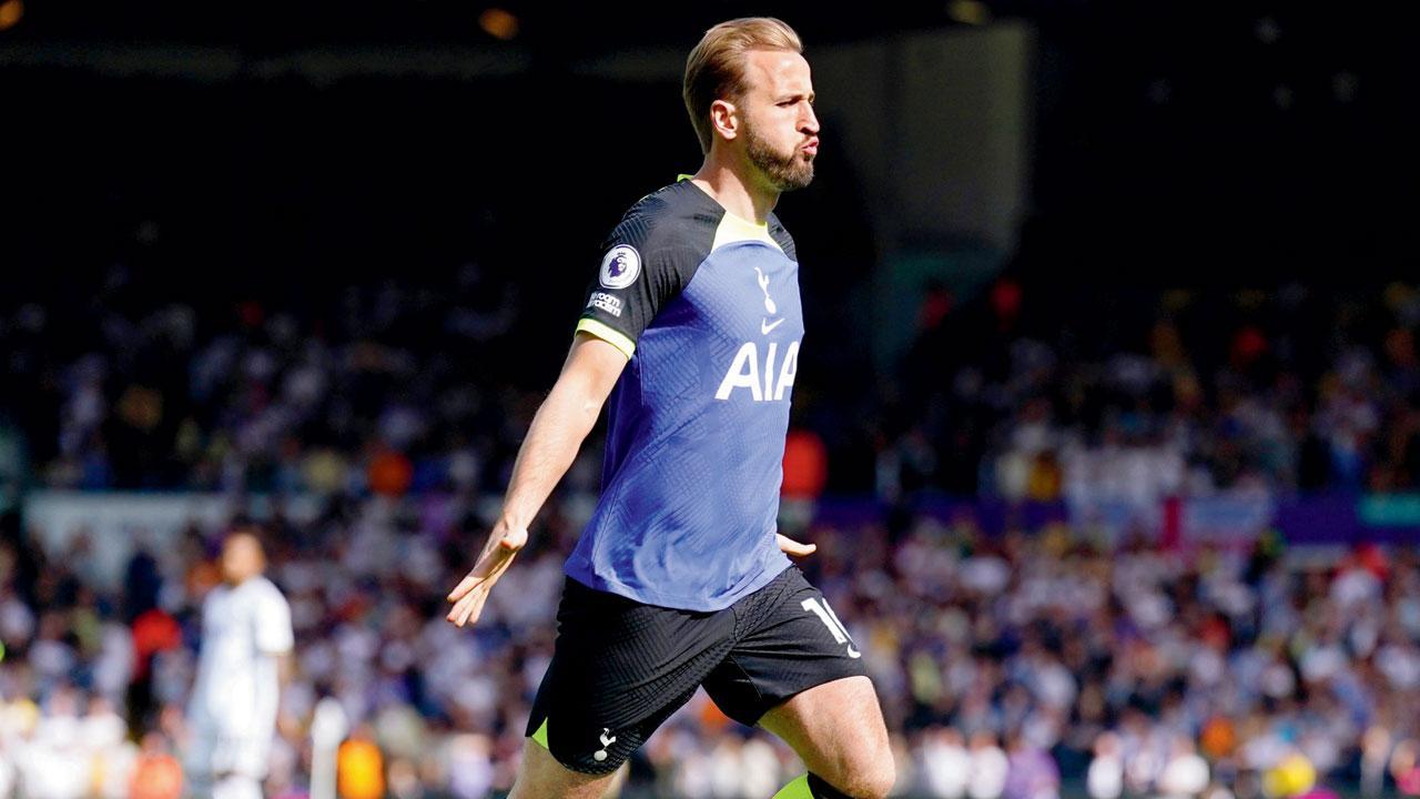 Spurs reject Bayern's bid for Kane