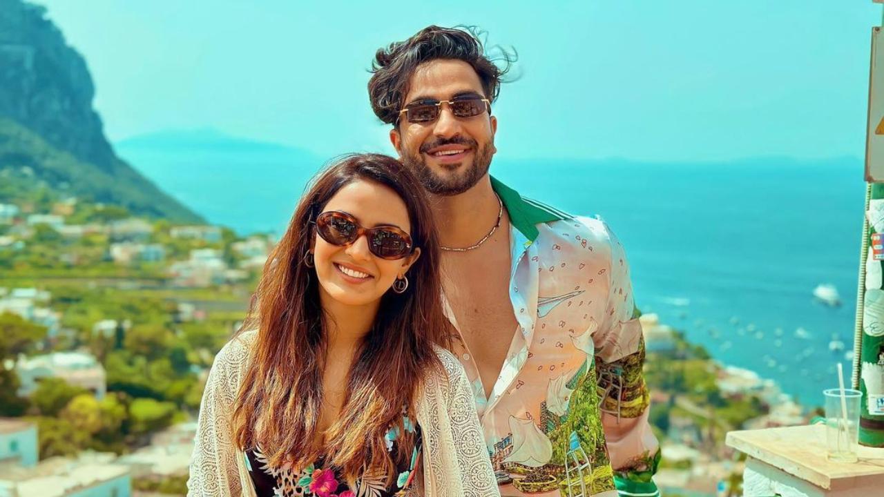 Jasmin Bhasin had a pre-birthday celebration with boyfriend Aly Goni in Italy.