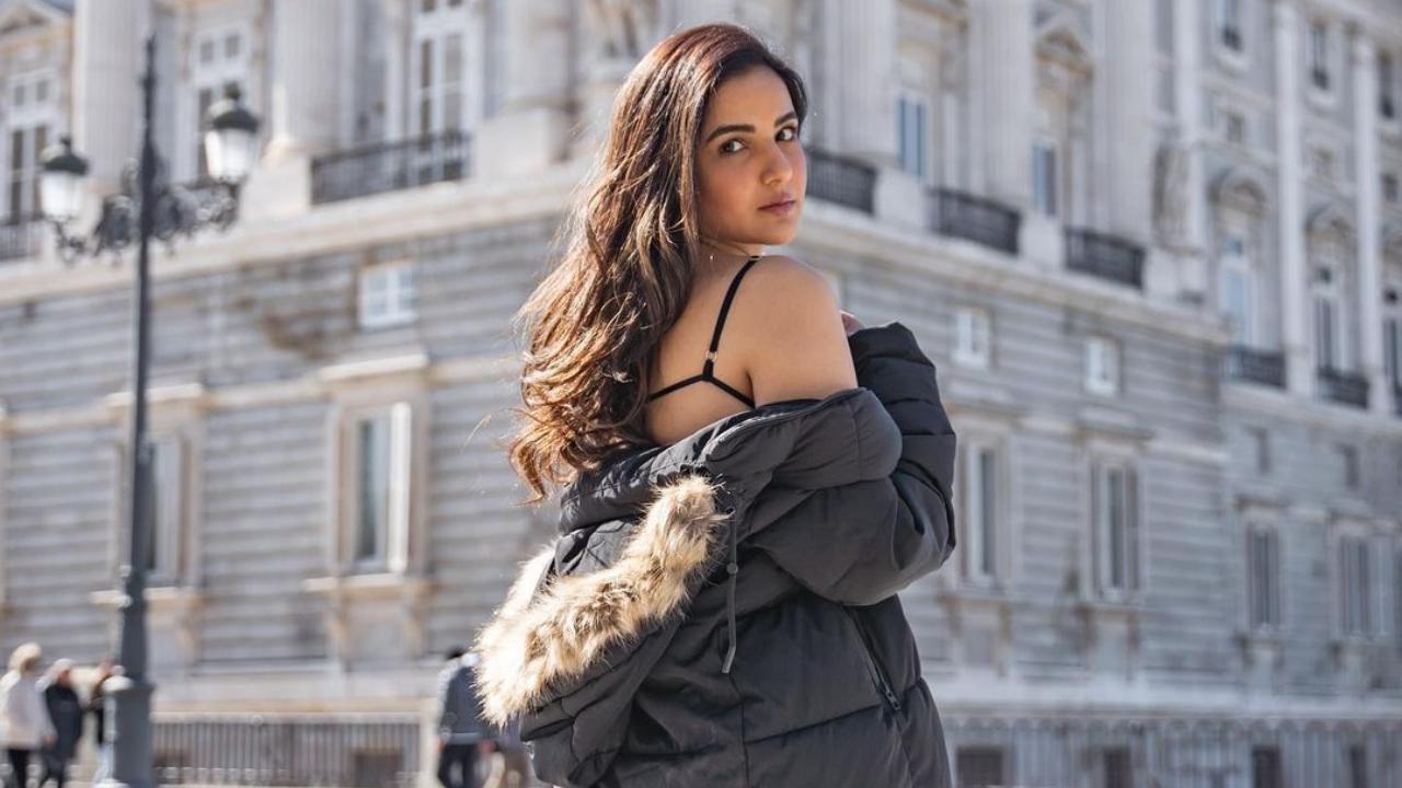 Apart from the Hindi film industry, Jasmin also works in Punjabi and Tamil film industries.