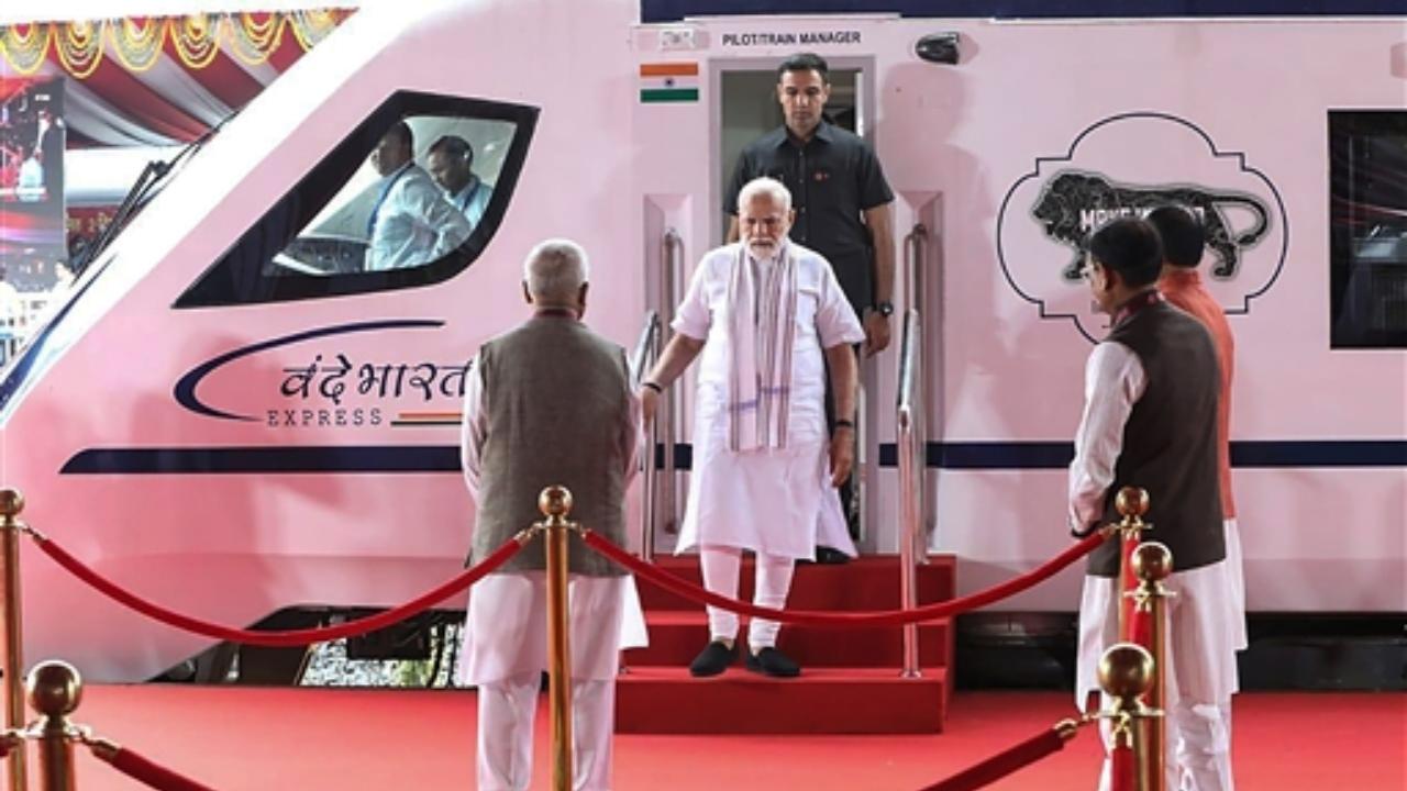 Modi reached Rani Kamalapati railway station in Bhopal from where he flagged off the five trains - two physically and three in virtual mode
 