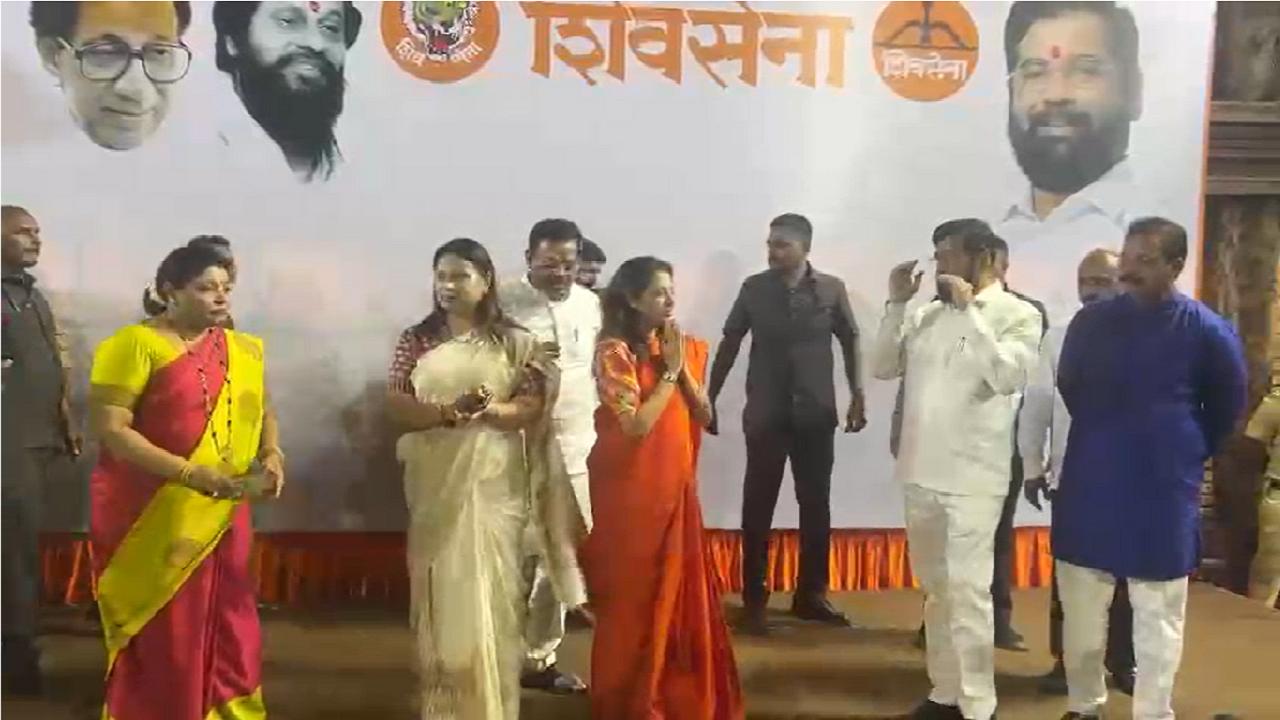 Speaking at the function after joining Shiv Sena in neighbouring Thane, Kayande claimed she waited for a year to see if the Thackeray-led faction would introspect over why party workers were leaving Shiv Sena (UBT)