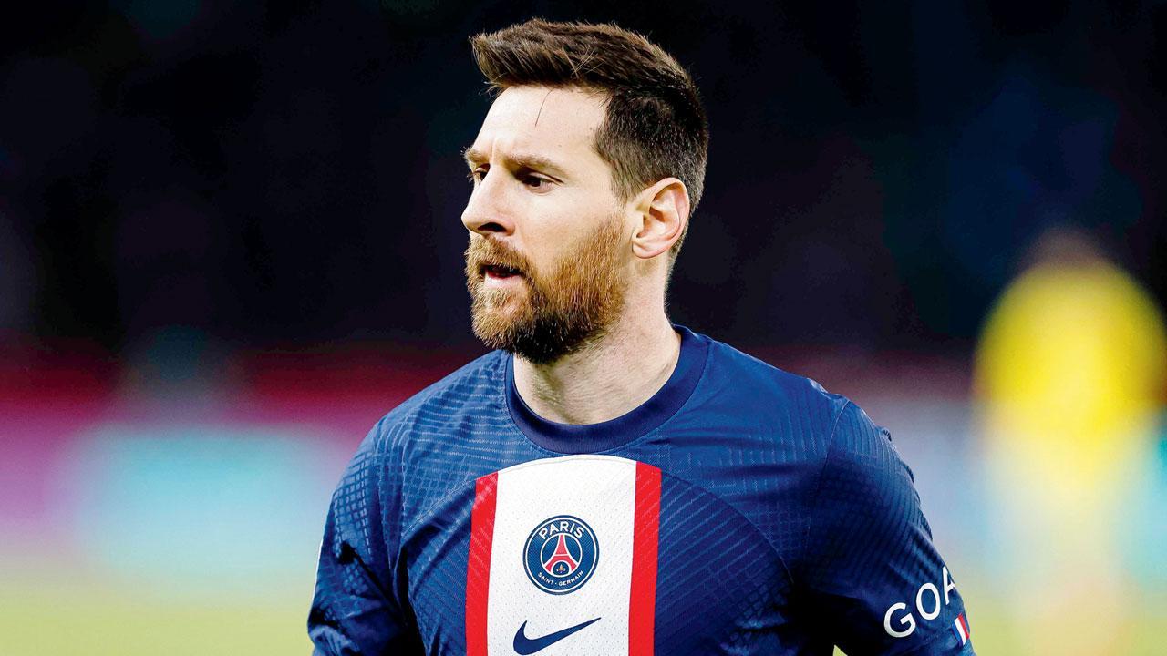 Messi bids farewell to Paris amidst jeers