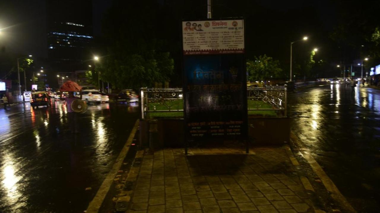 The IMD Mumbai, in its weather forecast earlier in the day, said that thunderstorm accompanied with lightning and light to moderate spells of rain with gusty winds reaching 30-40 kmph very likely to occur at isolated places in the districts of Ratnagiri, Raigad, Thane, Palghar and Kolhapur