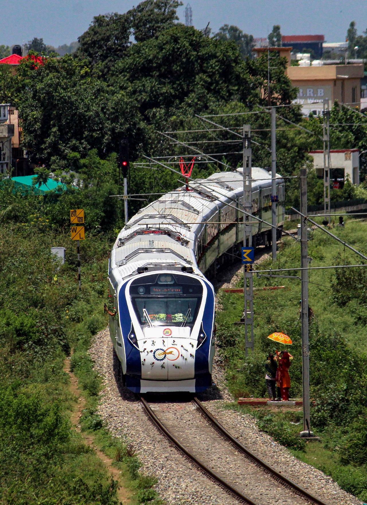 Earlier, the trial run was slated for June 11, but it was rescheduled to Monday because of the two-day state bandh called by a student group in Jharkhand. More trial runs will be conducted between Barkakana and Ranchi