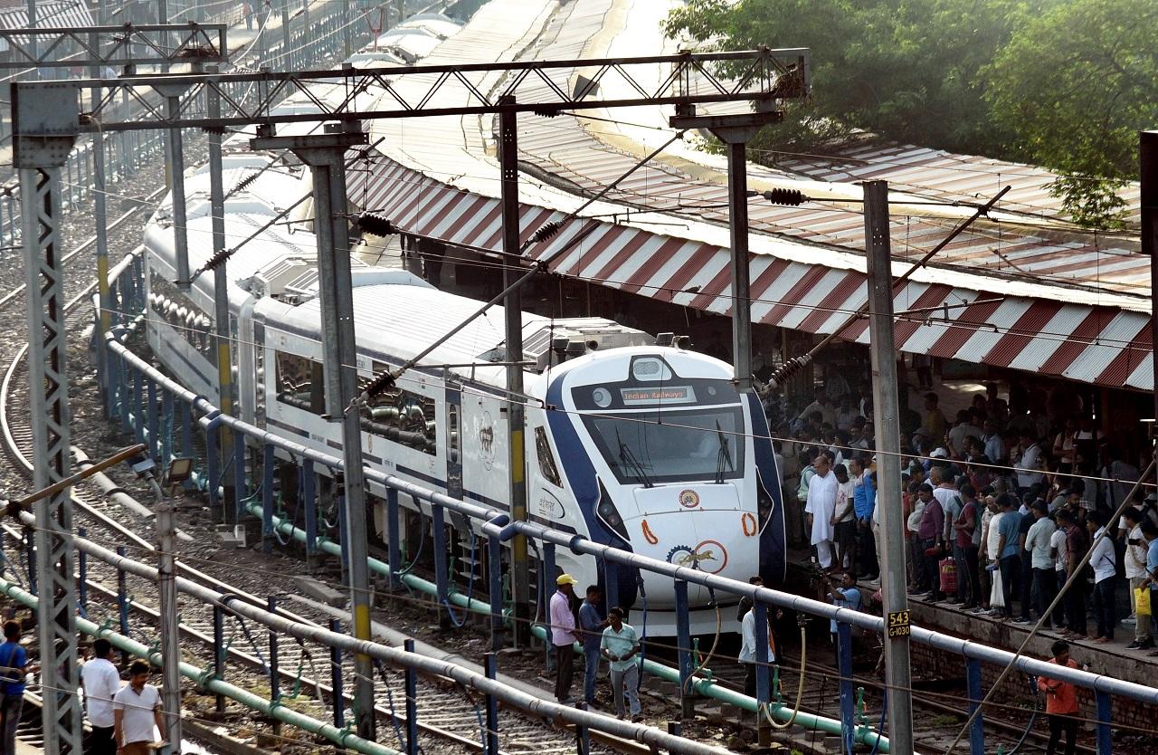 1280px x 834px - In Photos: Patna-Ranchi Vande Bharat Express trial run begins