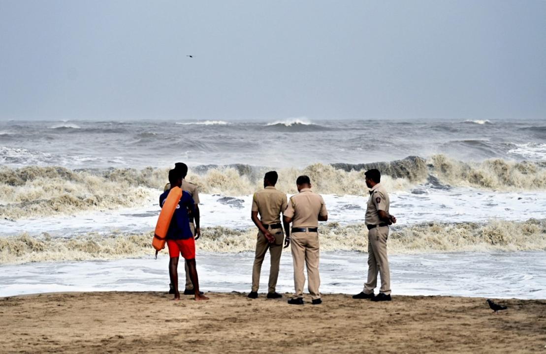 IMD issues red alert for Saurashtra, Kutch as Cyclone Biparjoy intensifies