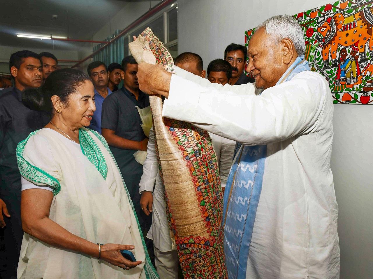 West Bengal Chief Minister Mamata Banerjee, Delhi Chief Minister Arvind Kejriwal, Punjab Chief Minister Bhagwant Mann, Tamil Nadu Chief Minister MK Stalin, PDP leader Mehbooba Mufti were among the leaders who reached Patna ahead of the meeting