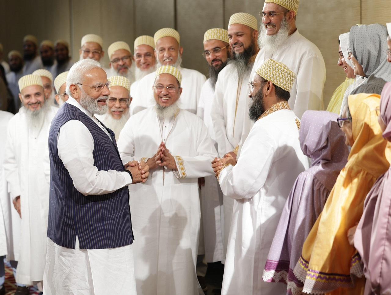PM Modi also met the Grand Mufti of Egypt Dr Shawki Ibrahim Abdel-Karim Allam and interacted with the members of the Indian diaspora (Pic/PTI)