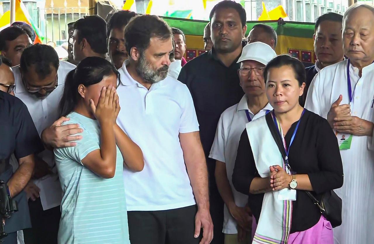 Party sources said both the camps that Gandhi visited shelter around 1,000 people