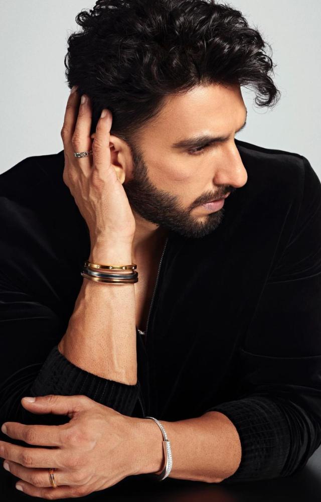 Actor Ranveer Singh very well knows how to steal the limelight