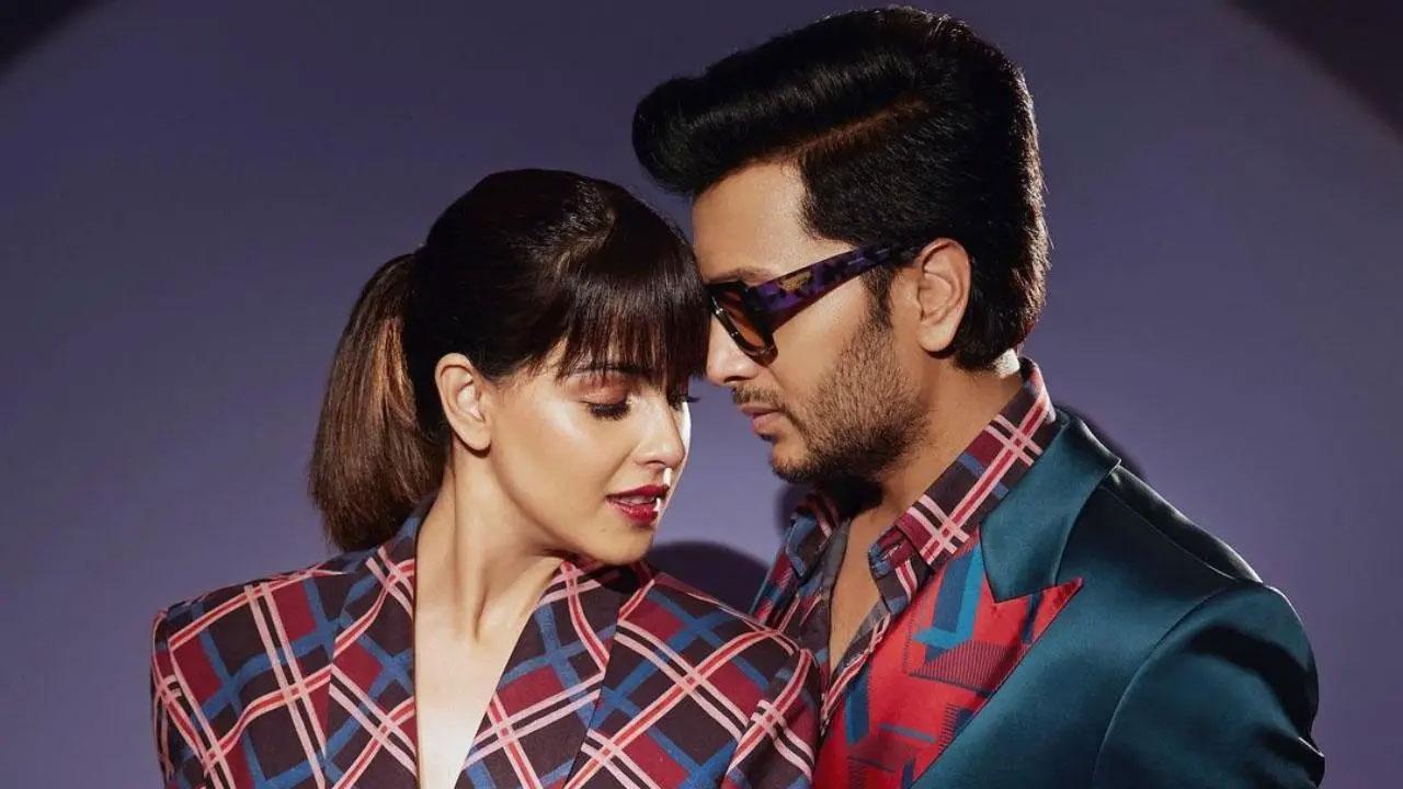 Watch: Riteish Deshmukh, Genelia D'Souza groove to 'Phir aur kya chahiye' from 'Zara Hatke Zara Bachke'