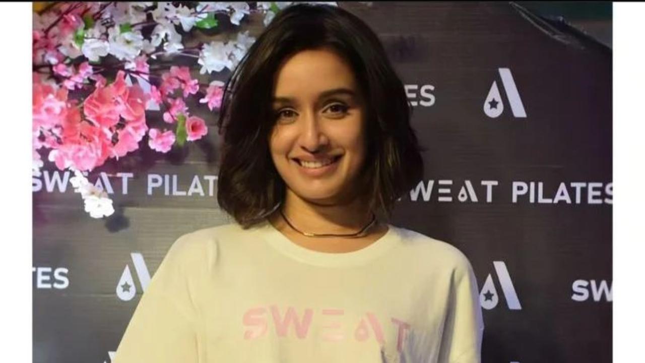 Shraddha became a part of her trainer’s newly opened pilates studio’s inauguration