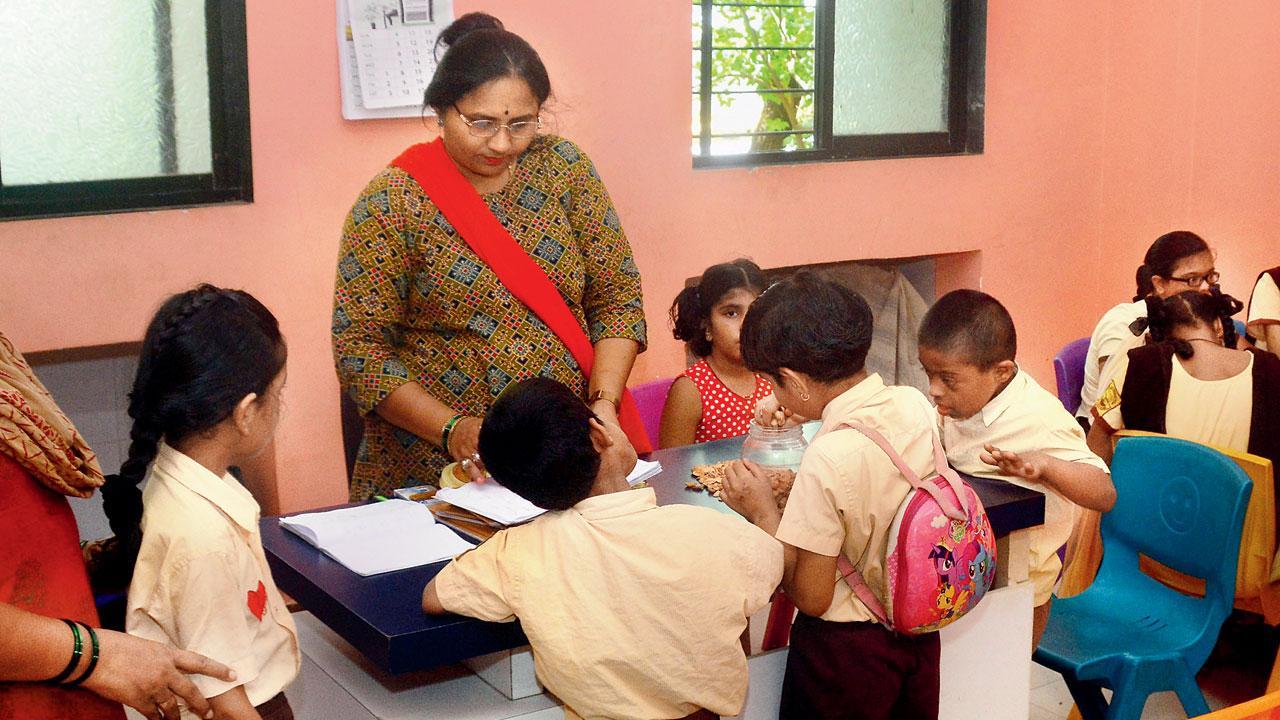 1280px x 720px - Teacher's Day 2022: 'We have to think twice before posting on social  media', say Mumbai teachers