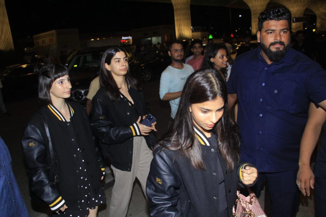 Shah Rukh Khan's daughter Suhana Khan is all set to make her debut with the movie, 'The Archies' by Zoya Akhtar. Apart from her, Boney Kapoor's daughter Khushi Kapoor, and Amitabh Bachchan's grandson Agastya Nanda will also make their acting debut with the film