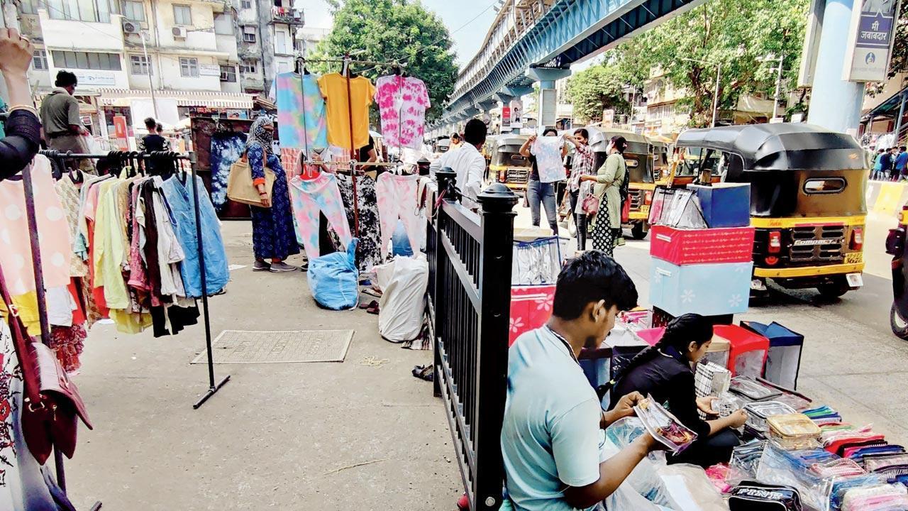 Shashank Rao, president of the Mumbai Hawkers’ Union, said, “We already opposed the selection of only 32,000 hawkers. The survey conducted in 2016 was faulty and there has to be a new survey every five years. The commissioner was asked for votes and all seven hawkers unions opposed it. Our demands are to cancel the list and take a fresh survey. We will start a signature campaign among hawkers and give our letter to the chief minister and deputy CM on July 19 during the monsoon Assembly session.” Pic/Nimesh Dave