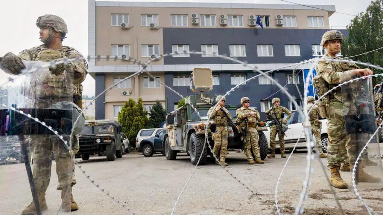 EU calls for Kosovo-Serbia talks amid fears of open conflict