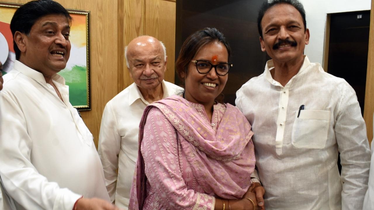 Maharashtra: Varsha Gaikwad takes over as first woman chief of Mumbai Congress; hails party for practising what it preaches