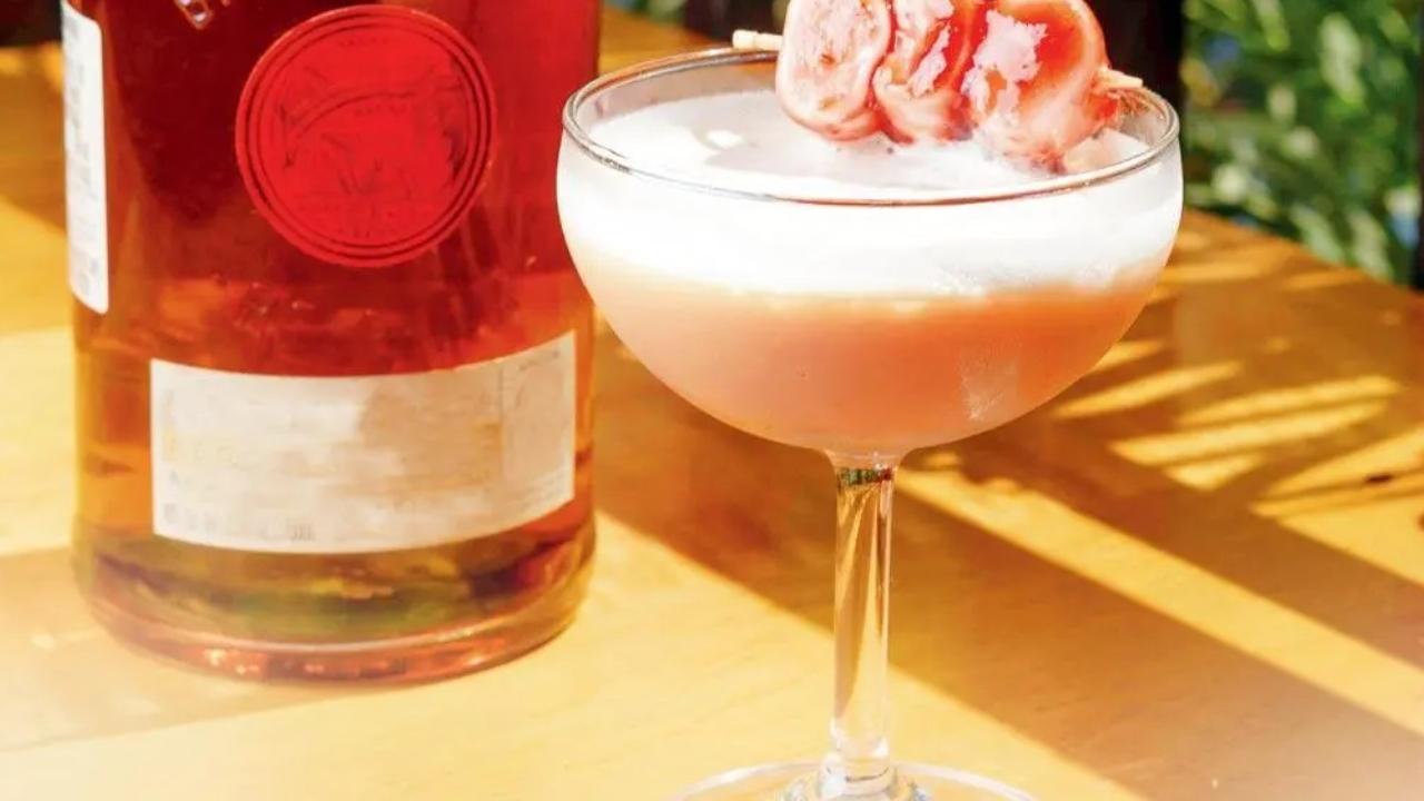 At Bombay Cartel, they replace the three olives with three fresh litchis for the Litchi-tini. This martini is spiked with gin, litchi, lemongrass, ginger, basil leaves along with a sour mix.