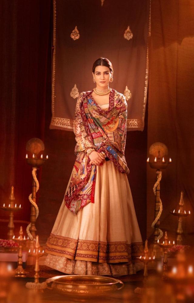 Kriti Sanon aces desi look for Adipurush