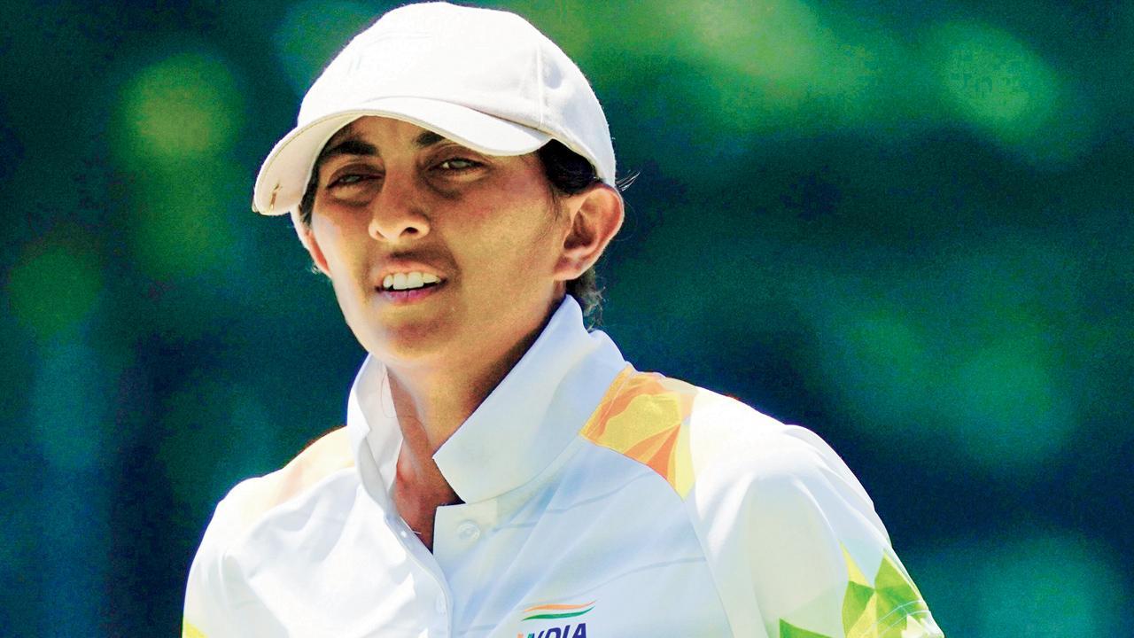 Aditi closes with birdies on last two to make cut