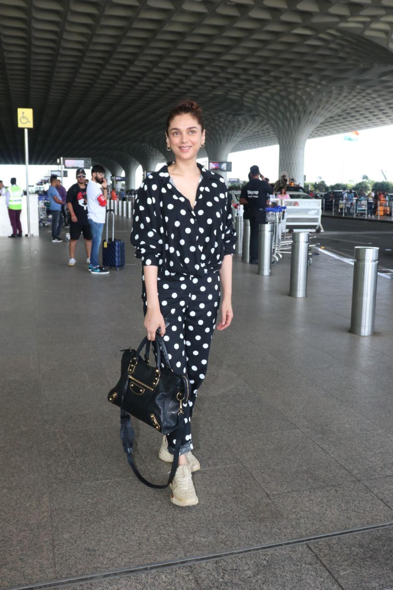 Menwhile, Aditi and Siddharth have never publicly addressed their relationship but the recent Instagram reel of them dancing to the viral song 'Tum Tum' had netizens believe that the two are dating