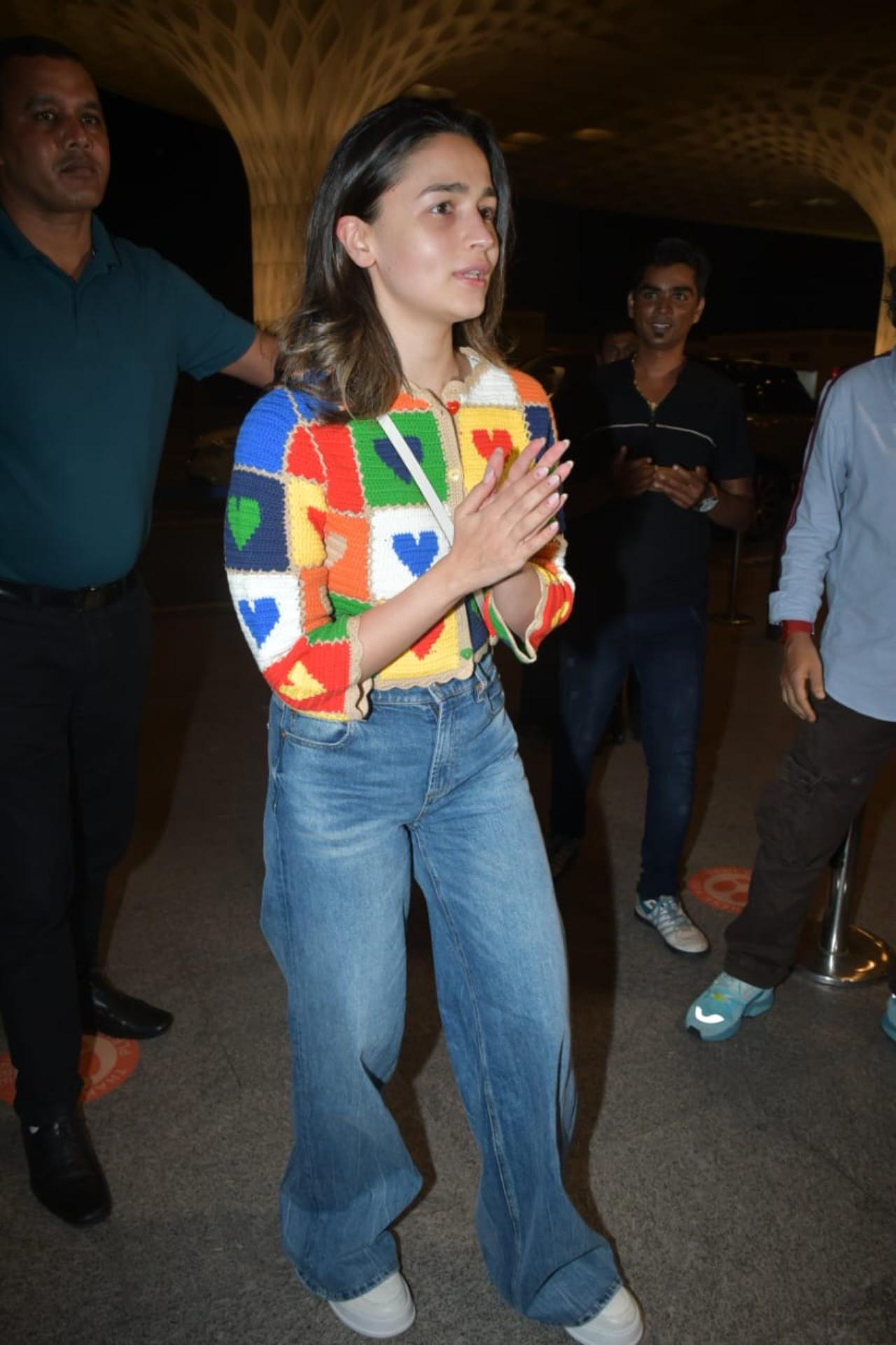 A little after 2 am on Thursday, actress Alia Bhatt was seen arriving at Mumbai airport. The actress had an early morning flight to Brazil's São Paulo to attend the grand Netflix event called 'Tudum'