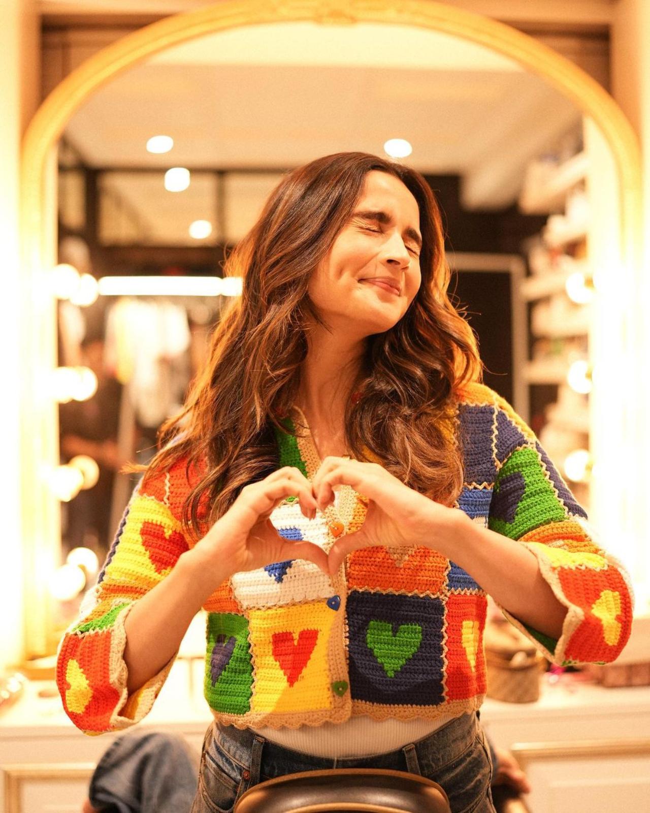 On Thursday morning, Alia also took to her Instagram handle to share adorable pictures of herself. She can be seen happily posing for the camera and she captioned it, 