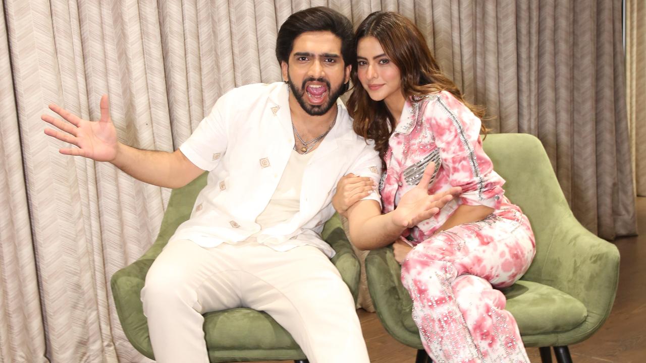Amaal just celebrated his birthday and Aamna's birthday is just a few weeks away. Aamna says that they get along well because both share the number 16 as their birthdate and the duo go on to discuss birthdays.