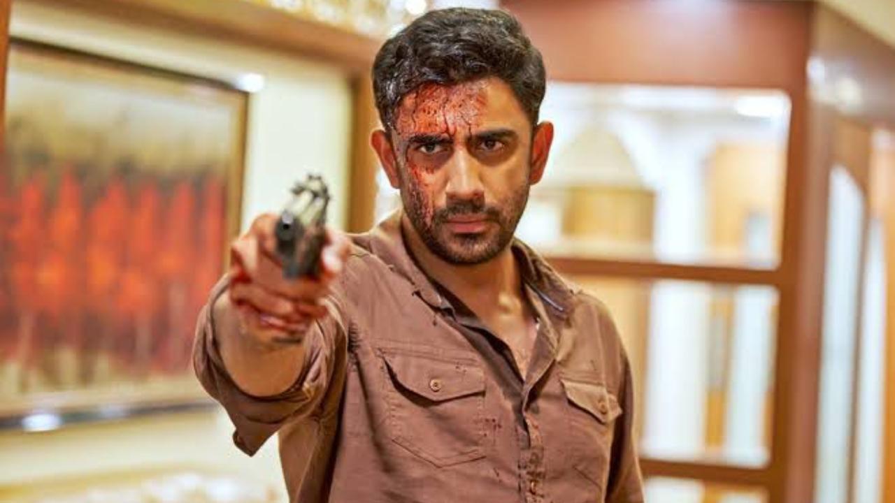 Breathe: This is one of the best Indian thrillers and also the second Indian Amazon Prime series to have aired. Amit plays Senior Inspector Kabir Sawant in this crime drama thriller. Pitted against Denzel Danny, played by super-talented R. Madhavan, Amit holds his stand as he essays the role with confidence and grit.