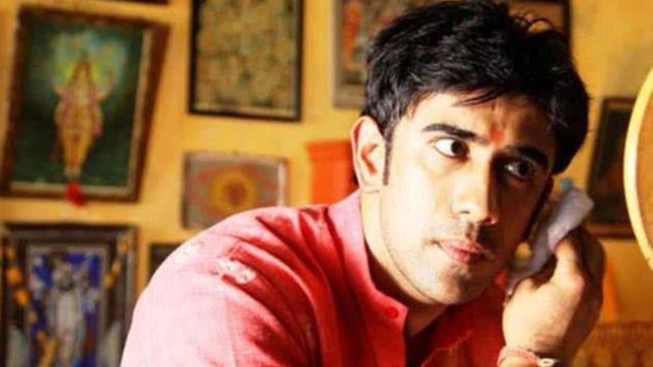 Kai Po Che!: This 2013 cult film not just brought Amit Sadh into the limelight, but it also helped the audience take notice of what a talented performer he is as Omkar Shastri, a young man caught between friendship and politics. Amit brought in the much-needed naivety in the character of Omi, which bowled the hearts of the audience.