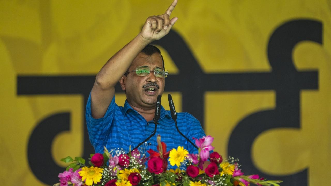 Braving scorching heat, thousands of people gathered at Ramlila Maidan to participate in the 
