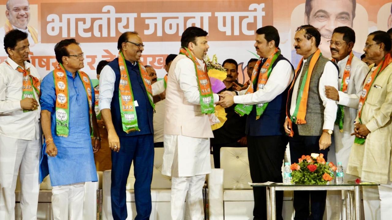 Ashish Deshmukh resigned from the BJP in 2018 following differences with the party leadership and later joined the Congress. He was the Congress nominee agains BJP leader and now Deputy Chief Minister Devendra Fadnavis from Nagpur South West seat in the 2019 Assembly polls