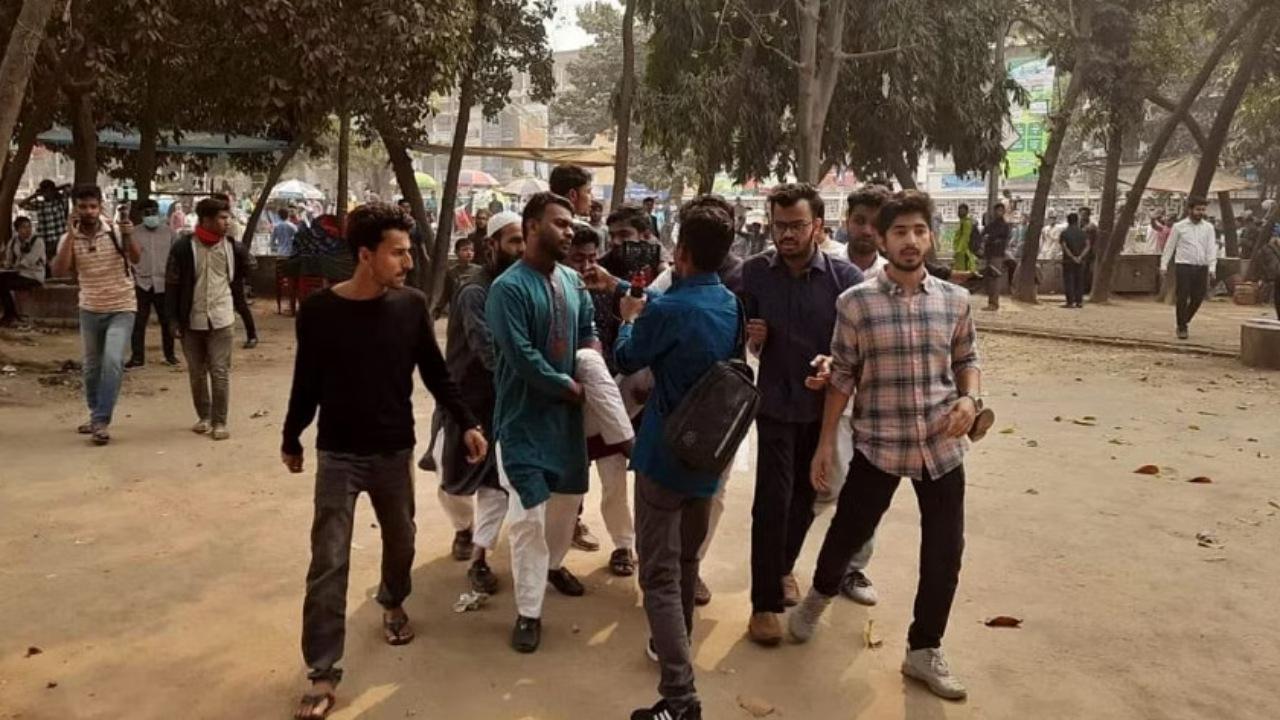 Journalists protest in Bangladesh against alleged assaults by student political organisation