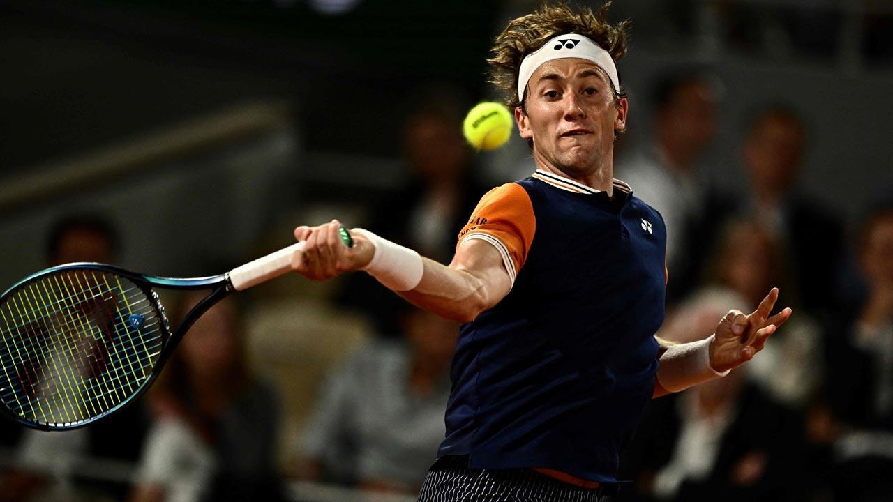 French Open: Casper Ruud dominates Holger Rune to enter semi-finals