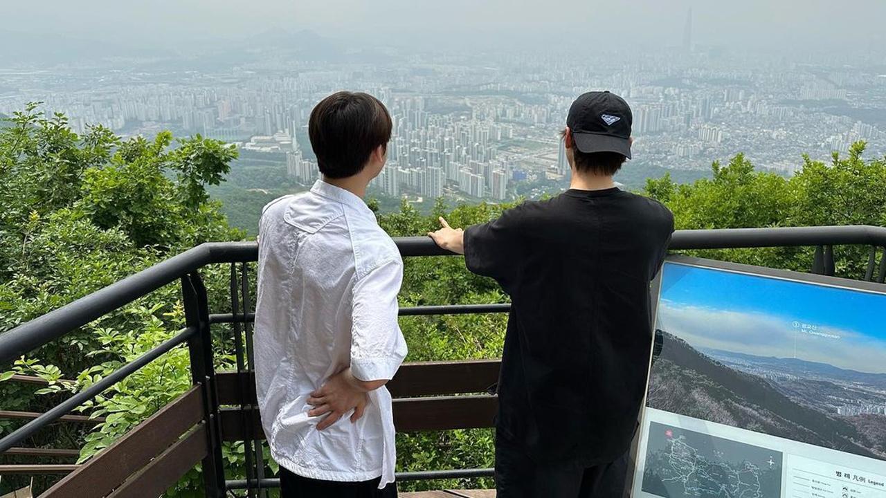 ASTRO's Cha Eun woo and Sanha visit late Moonbin's memorial space