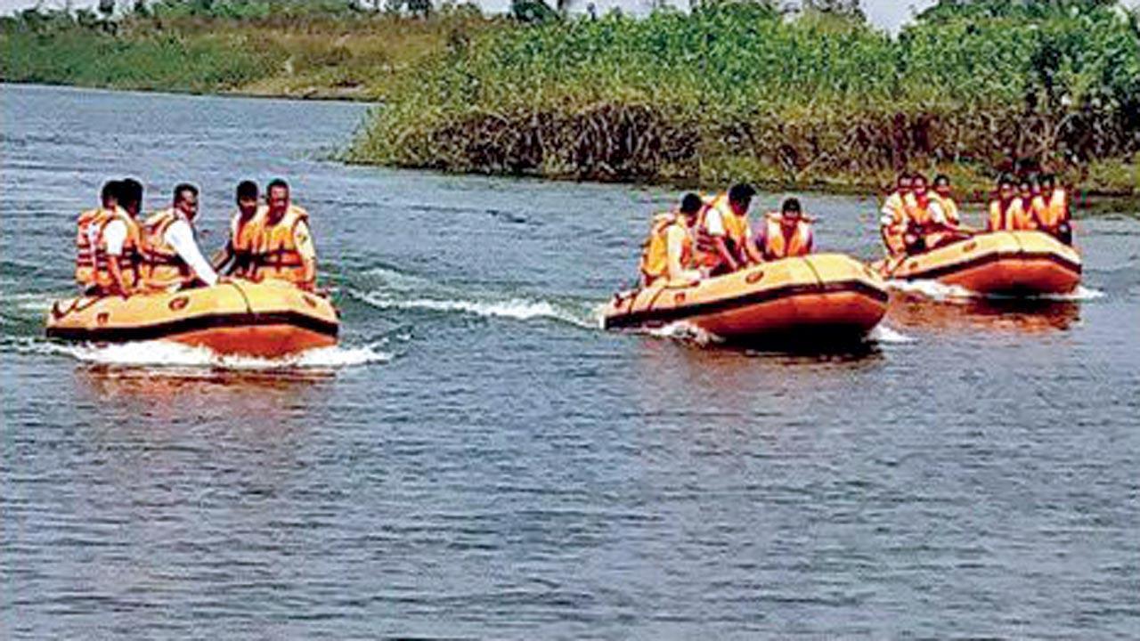 5 city stations to have inflatable rescue boats for the monsoon