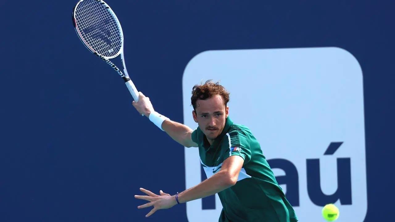 Halle Open: Daniil Medvedev beats Marcos Giron to reach second round