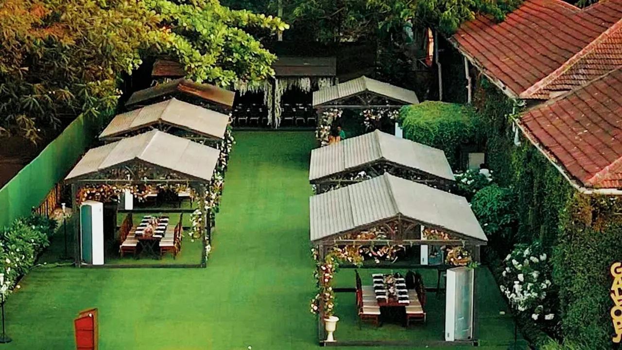 GallopsBlessed with foliage and surrounded by vast green lawns, the restaurant is ideal for a charming dinner with family and friends. It is open from Monday to Sunday, 12 pm to 11 pm. Location: Inside Mahalaxmi Racecourse, KK Marg, Mahalaxmi. Contact: 8591093010