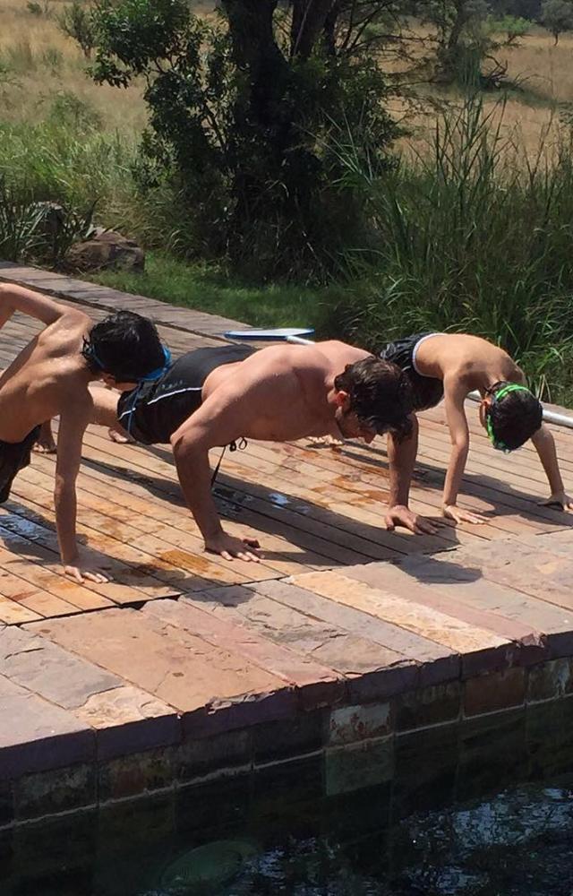 Hrithik also ensures that his kids also join him in his fitness journey and keep themselves strong and healthy