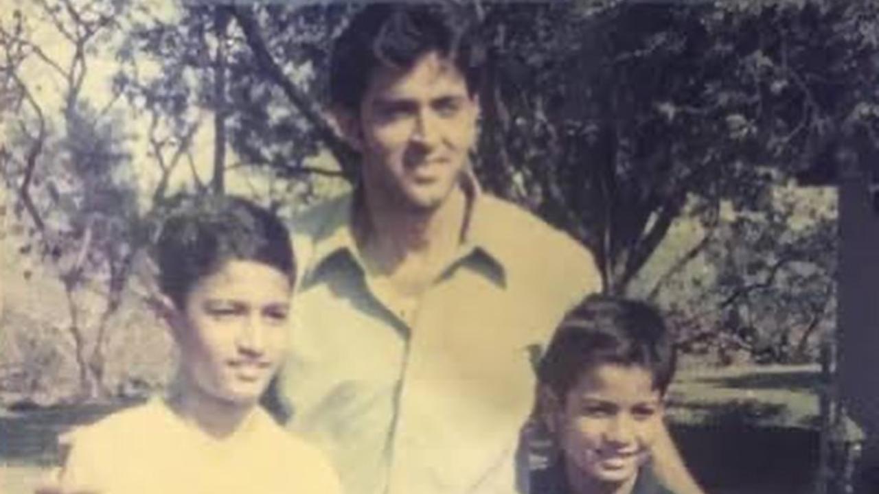 Throwback Thursday: Vicky Kaushal shares old pic with Hrithik Roshan; explains his IIFA moment with the star