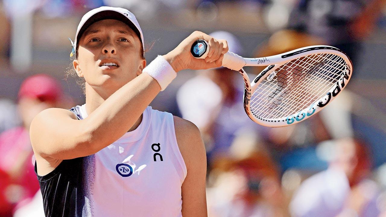 Iga Swiatek storms into Round 3, hopes to defend French Open title