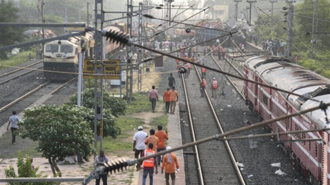Chief Public Relations Officer of South Eastern Railway Aditya Kumar Chowdhary said that traffic on the damaged tracks will be restored soon. 