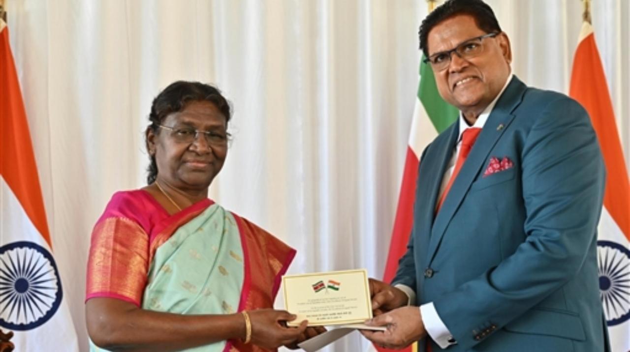 Murmu received the award from the President of the Republic of Suriname, Chandrikapersad Santokhi (PTI)