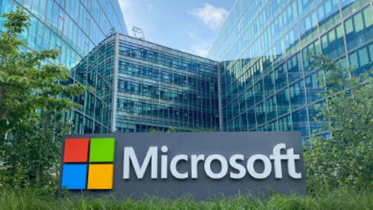 Microsoft's new feature to let users react to comments in Word